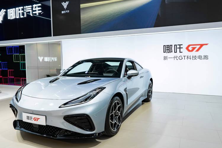 东莞南城区讯羽翔企业管理咨询哪吒汽车在智能汽车领域的表现，领途汽车在新能源汽车市场中的影响力